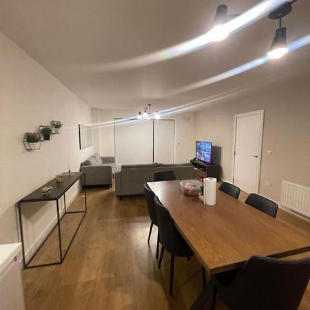 Private Room In A New Shared Apartment 梅努斯 外观 照片