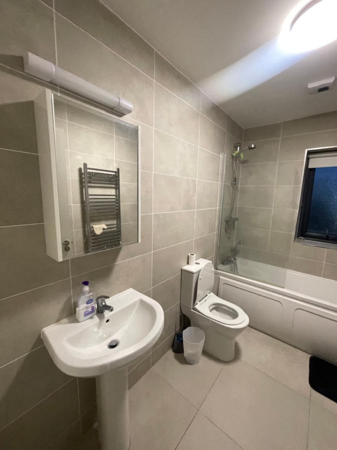 Private Room In A New Shared Apartment 梅努斯 外观 照片