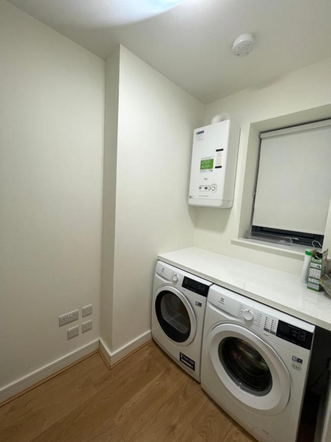 Private Room In A New Shared Apartment 梅努斯 外观 照片