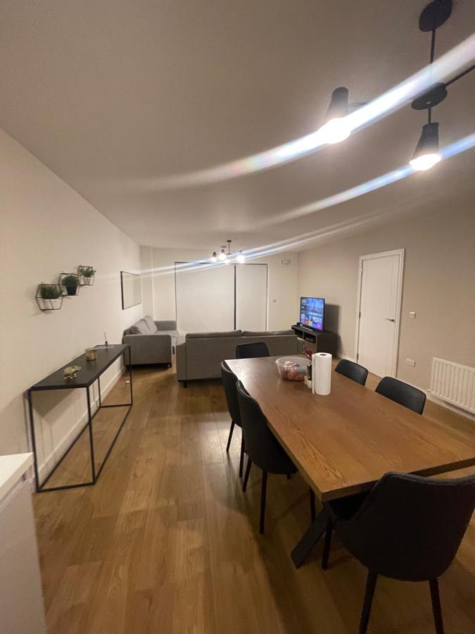 Private Room In A New Shared Apartment 梅努斯 外观 照片