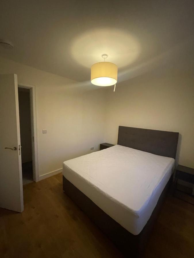 Private Room In A New Shared Apartment 梅努斯 外观 照片